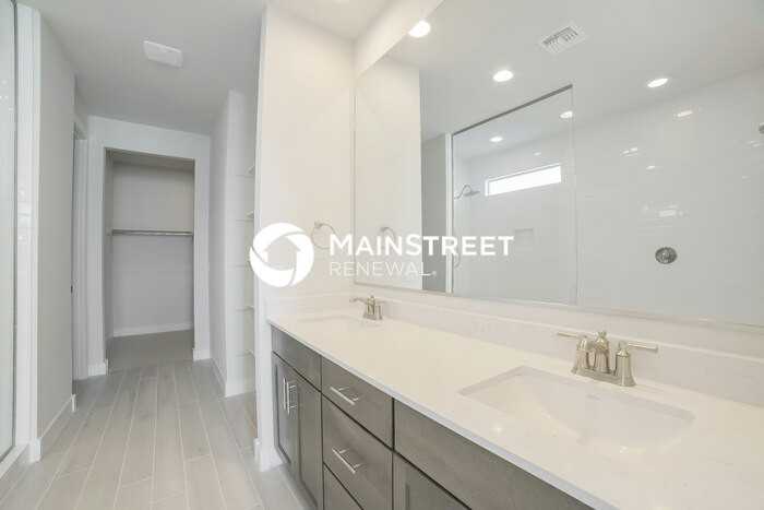 6907 W Allen St - Photo 7 of 16