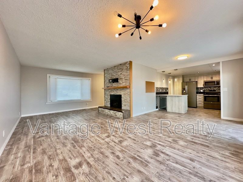 3717 3717 - Photo 4 of 22