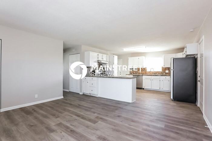 413 N Seminole Dr - Photo 3 of 16