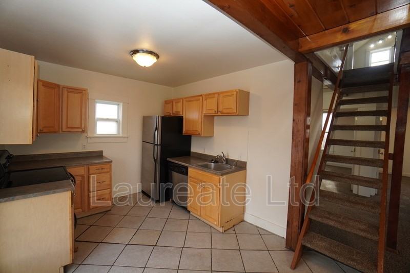 2442 Benton St - Photo 4 of 16