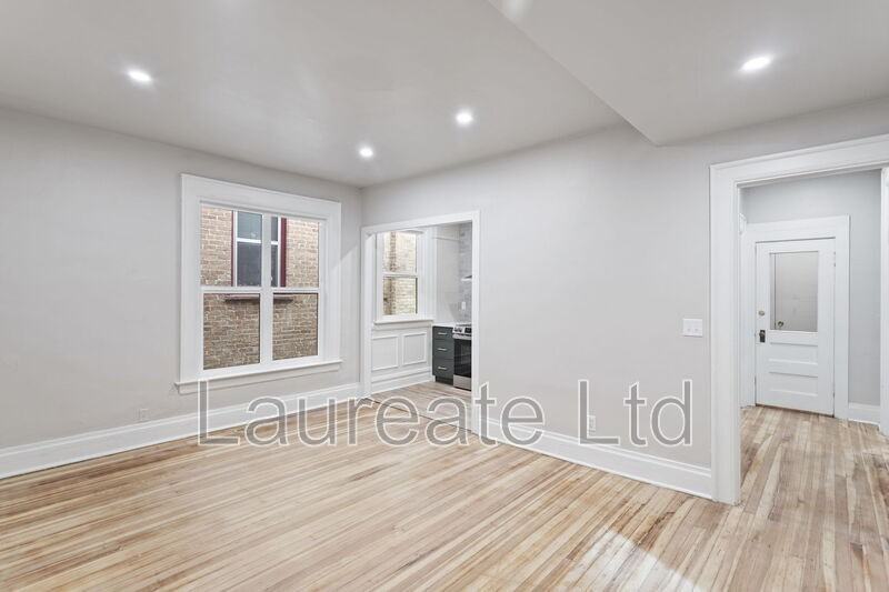 1058 N Pearl St #2 - Photo 2 of 16