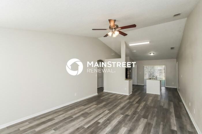 2511 Palomar Ave Se - Photo 4 of 16