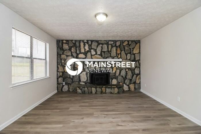 6717 Knollwood Cir - Photo 3 of 17