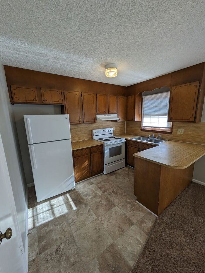 829 10th Ave Ne #07 - Photo 3 of 7