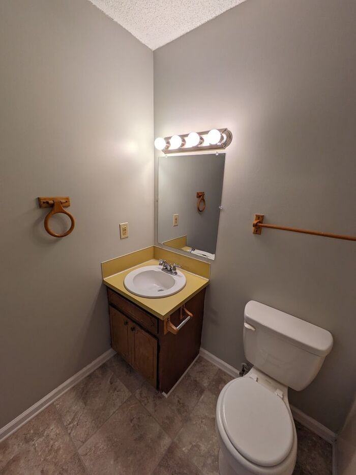 829 10th Ave Ne #07 - Photo 5 of 7