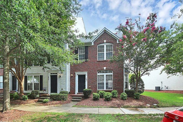 12851 Bullock Greenway Blvd - Photo 5 of 30