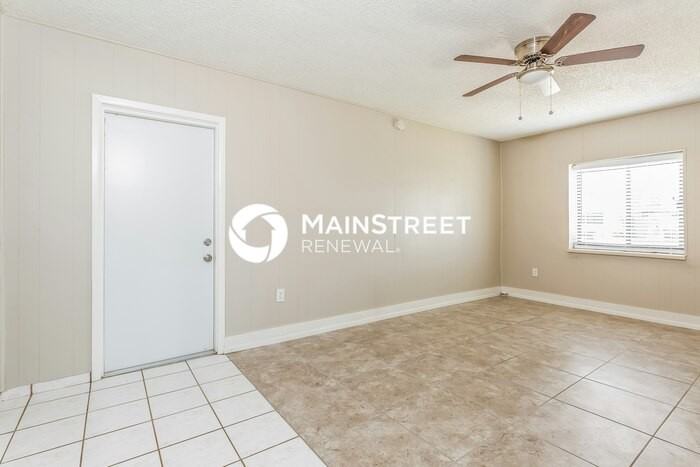 2550 Via Veneto Ct - Photo 3 of 14