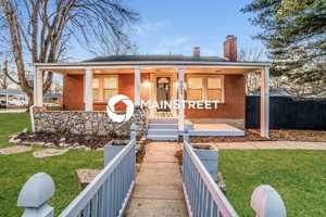 featured image of 4034 Franklin Ave