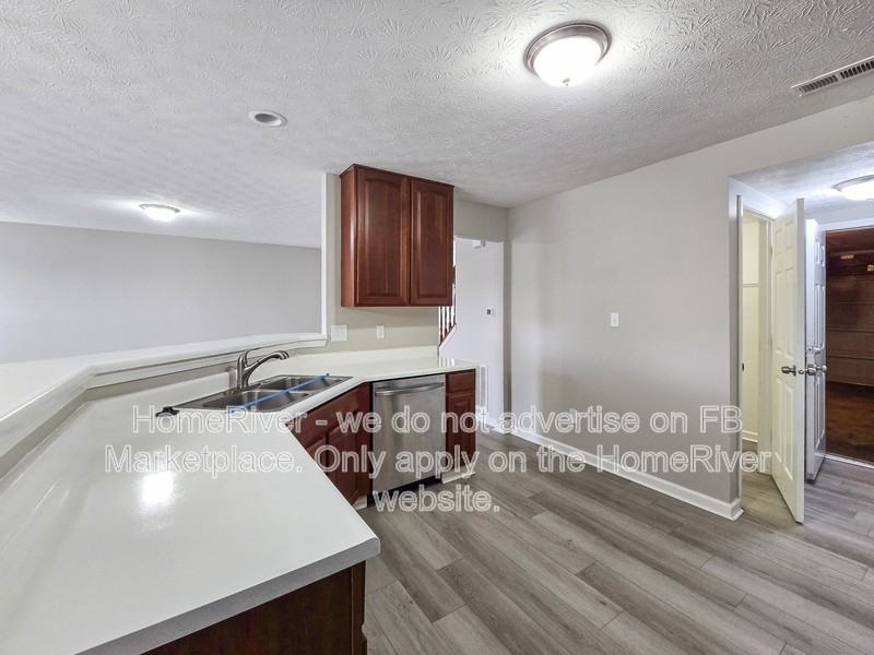 11648 Congressional Ct - Photo 5 of 22