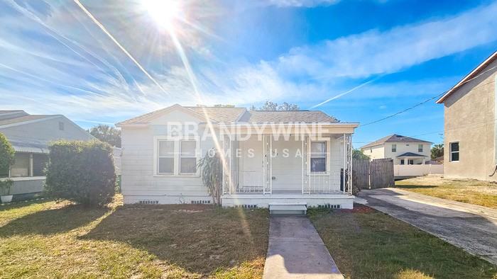 1912 W Grace St - Photo 2 of 24