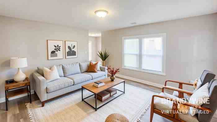 1912 W Grace St - Photo 3 of 24