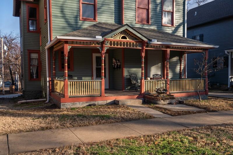 1130 Tennessee St - Photo 2 of 8