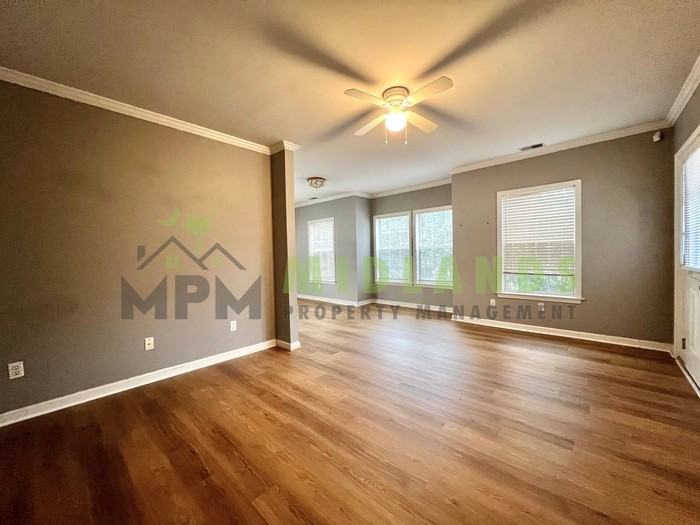 3425 Manor Ave - Photo 5 of 36