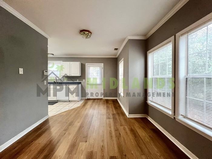 3425 Manor Ave - Photo 6 of 36