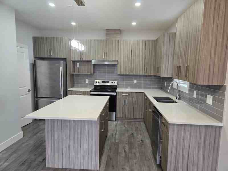 834 Cadder Ave #2 - Photo 6 of 24