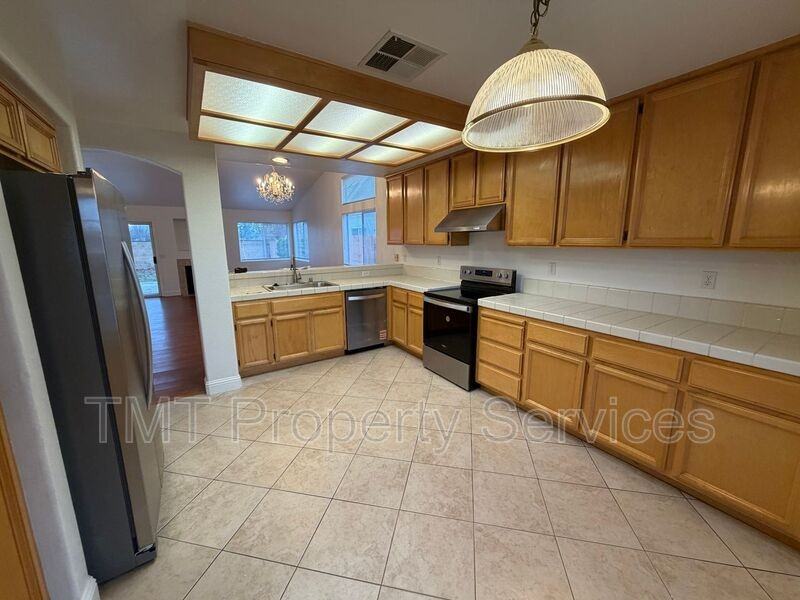 9119 Willowberry Way - Photo 5 of 18