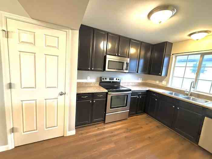 433 Bordeaux Way #433 - Photo 3 of 15