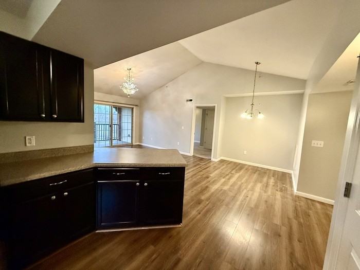 433 Bordeaux Way #433 - Photo 5 of 15