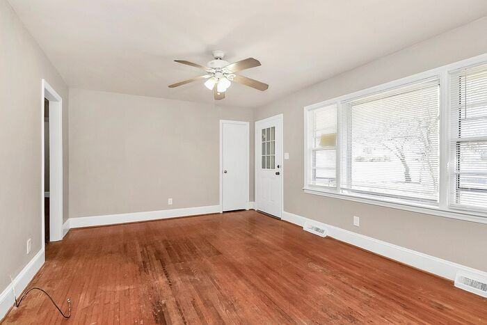 4919 Raymond Pl - Photo 7 of 31