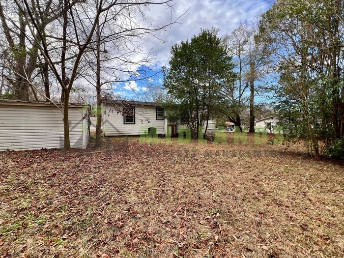 135 Rivelon Rd - Photo 3 of 30