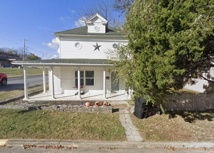 1039 Maryland Ave - Photo 7 of 8