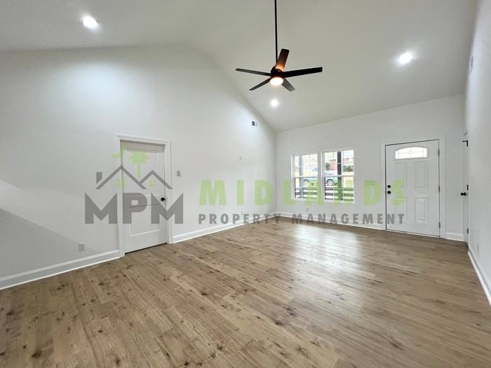 1510 Noble Ave - Photo 3 of 49