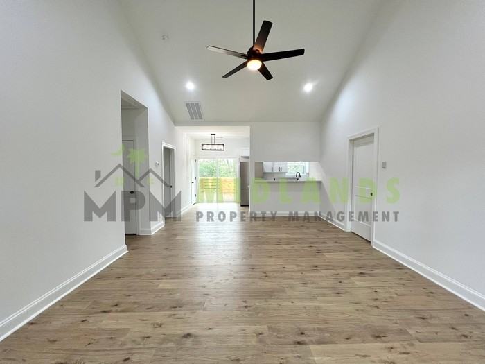 1510 Noble Ave - Photo 4 of 49