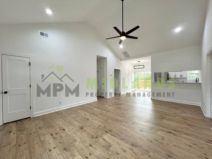 1510 Noble Ave - Photo 5 of 49