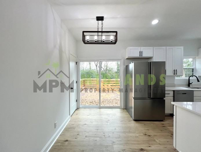 1510 Noble Ave - Photo 6 of 49