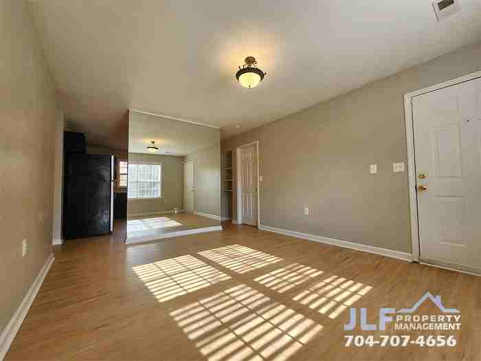 1247 Forest Park Dr - Photo 3 of 15