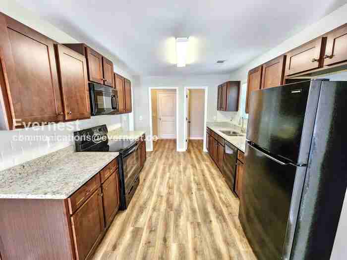 634 Stowers Dr - Photo 2 of 19