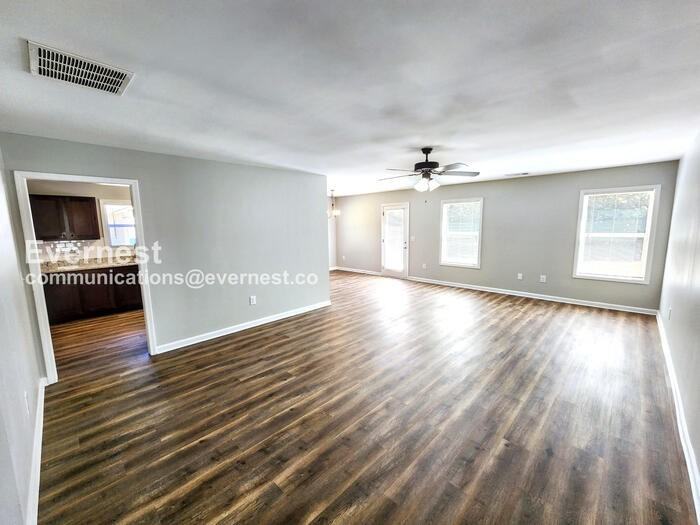 634 Stowers Dr - Photo 4 of 19