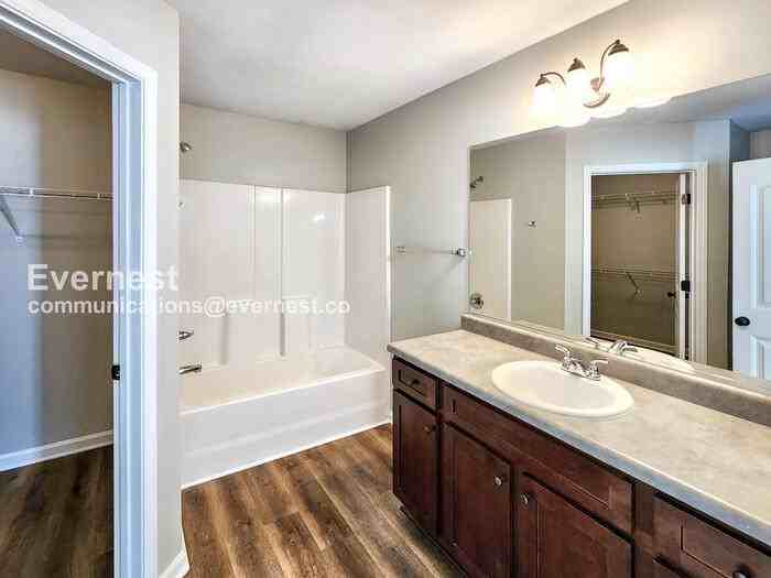 634 Stowers Dr - Photo 5 of 19