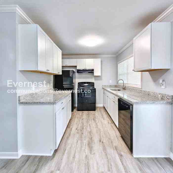 1079 Shieldcrest Way - Photo 2 of 20