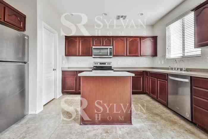 42589 W Palmyra Ln - Photo 6 of 16