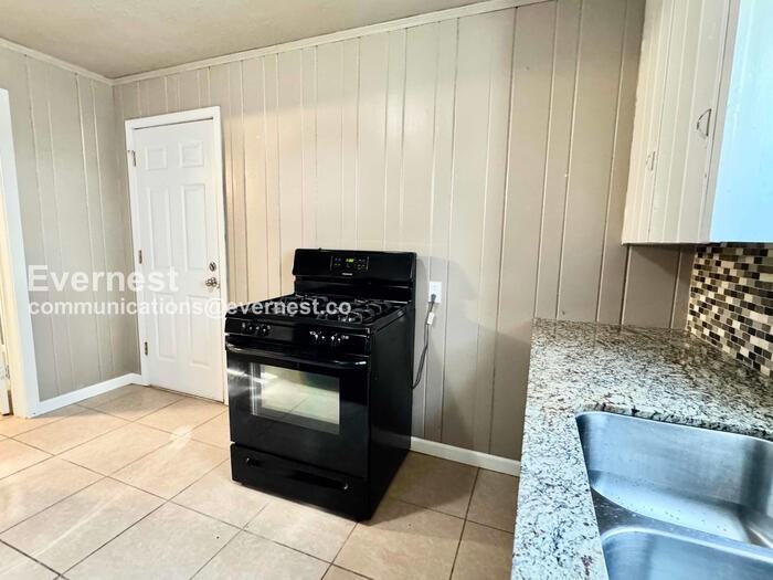 917 S Urbana Ave #A - Photo 3 of 19