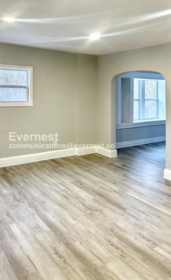 1270 Moore St - Photo 7 of 25