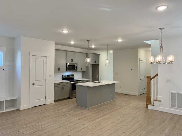 5214 Campbell Ave - Photo 7 of 33