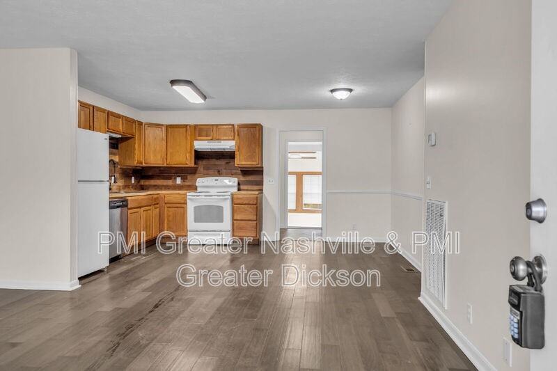 3153 E Lake Dr - Photo 4 of 28