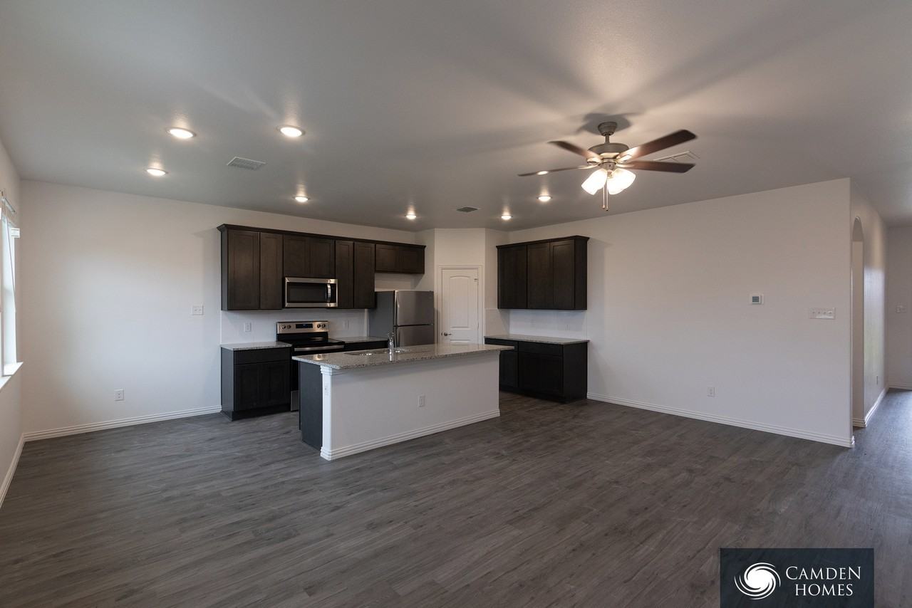 2744 William St - Photo 4 of 11