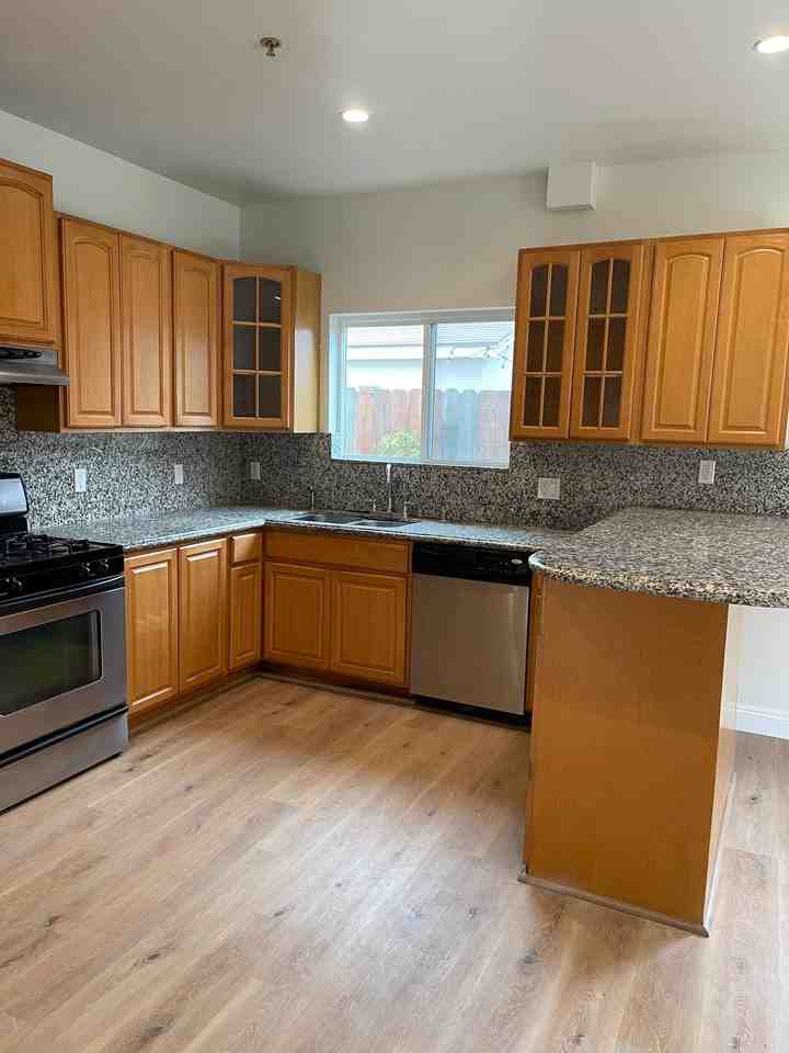 4028 Tilden Ave #NA - Photo 7 of 29