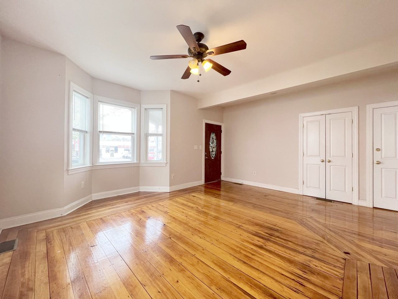 1040 Hyde Park Ave #1 - Photo 3 of 7