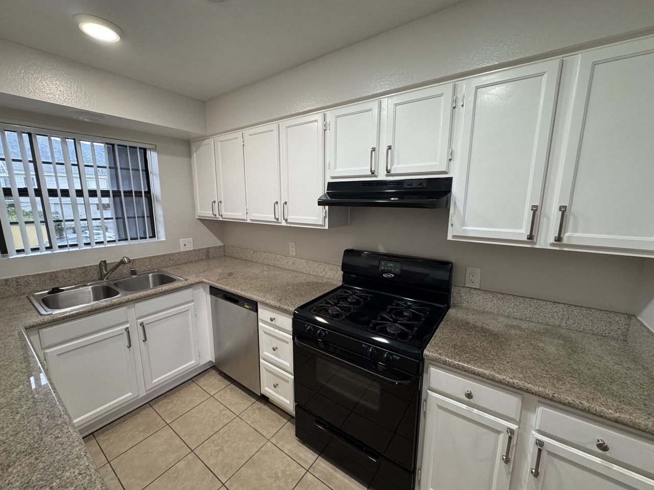 514 E Valencia Ave #H - Photo 2 of 13