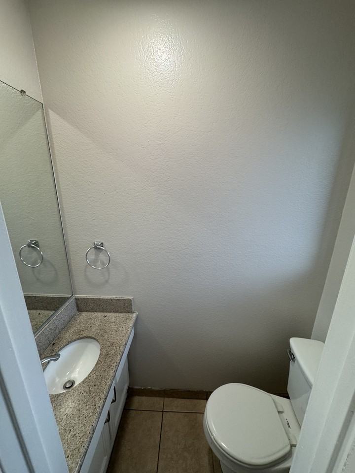 514 E Valencia Ave #H - Photo 6 of 13