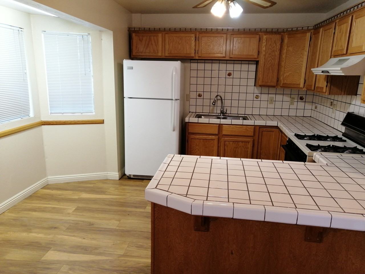 594 Rose Ln #NA - Photo 4 of 13