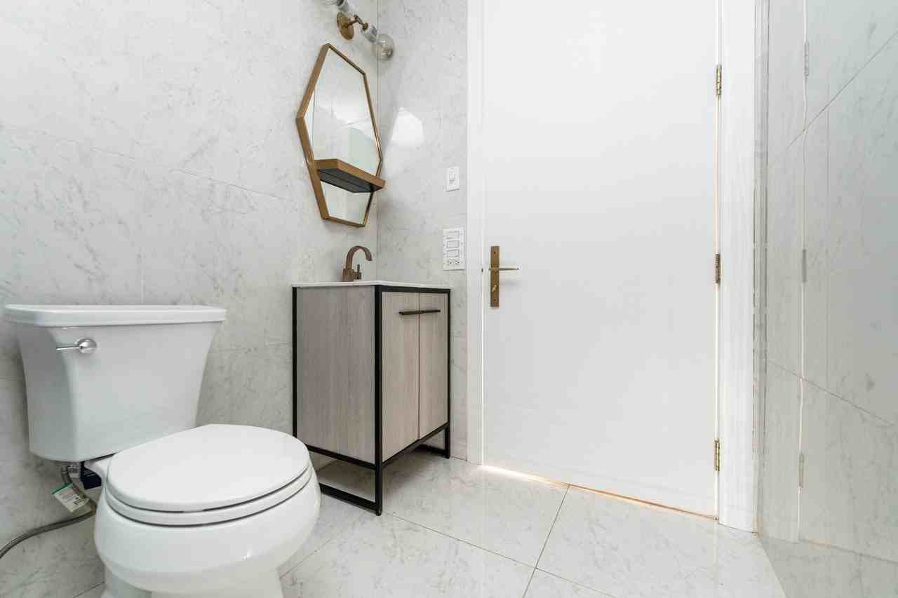 164 S 3rd St #1B - Photo 7 of 9