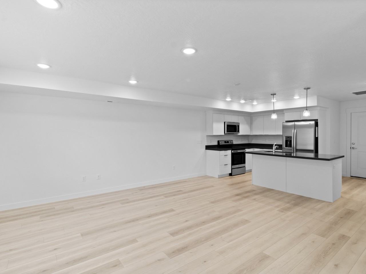 1542 N 1870 E #732 - Photo 4 of 19