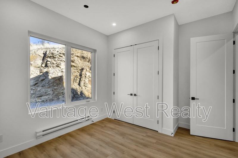 1122 - Photo 5 of 21