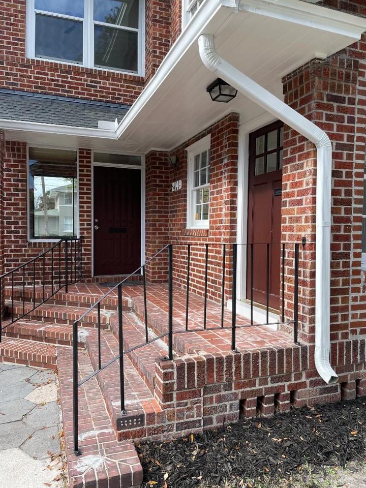 2149 Saint Johns Ave - Photo 3 of 11