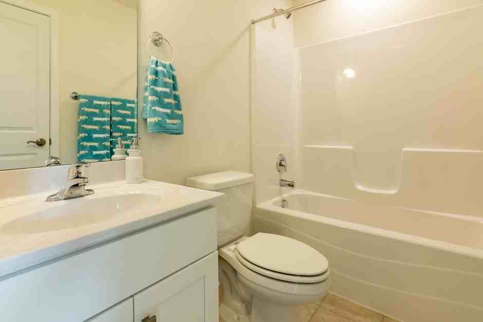 1085 Balsam Ln - Photo 7 of 17